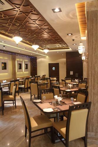 Hotel Pristine Residency