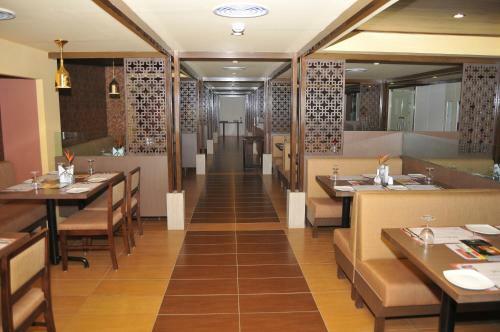 Hotel The Iris Inn By Bhagini
