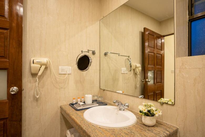 Hotel de Mandarin Beach Resort Suites & Villas, Candolim