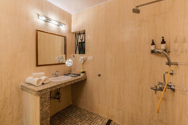 Hotel de Mandarin Beach Resort Suites & Villas, Candolim