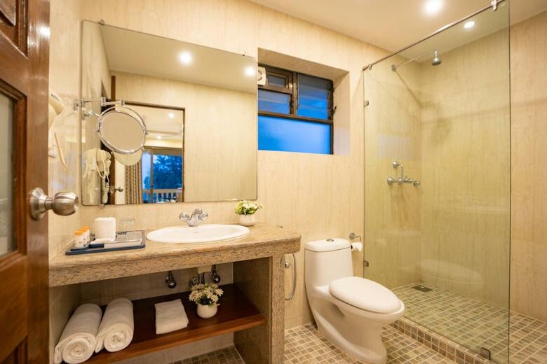 Hotel de Mandarin Beach Resort Suites & Villas, Candolim