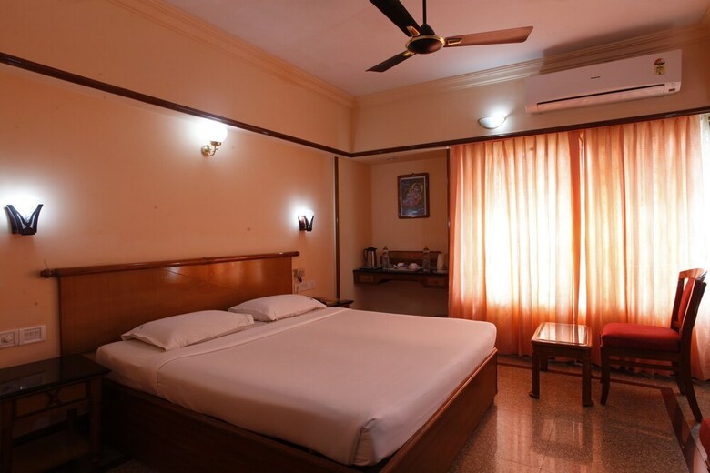 Hotel Mayura Residency