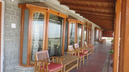Hotel Kausani Best Inn