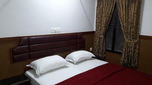 Hotel Maple Regency