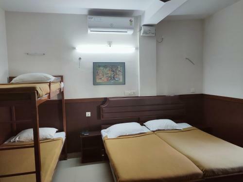Hotel Maple Regency