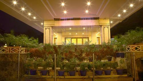 Hotel Gemini Continental, Hazratganj