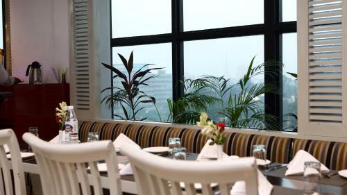 Hotel Gemini Continental, Hazratganj
