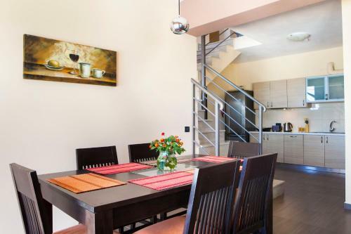 Skala Villa Sleeps 6 Pool Wifi