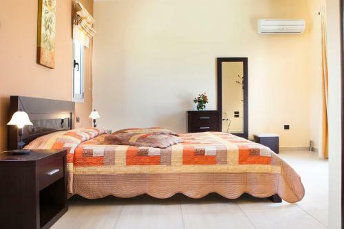 Skala Villa Sleeps 6 Pool Wifi