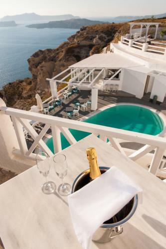 Hotel Artemis Suites