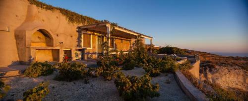 Villa Aegagros Caldera Houses