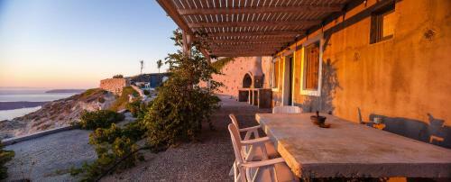 Villa Aegagros Caldera Houses