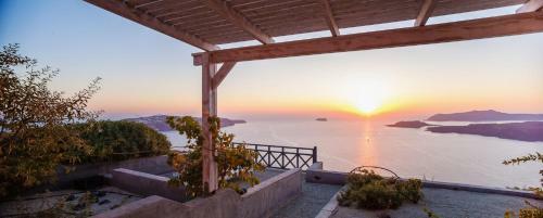 Villa Aegagros Caldera Houses