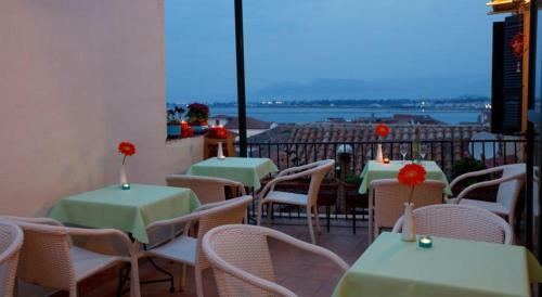 Hostal Kapodistrias Hotel
