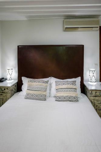 Hostal Kapodistrias Hotel