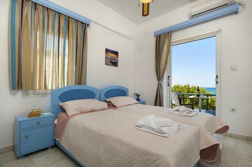 Tripodis Apartments