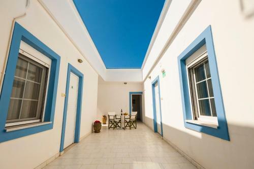 Tripodis Apartments