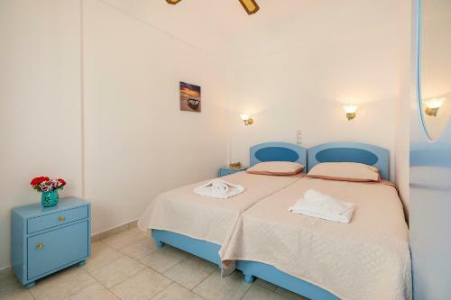 Tripodis Apartments