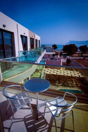Aparthotel Crystal Bay Hotel