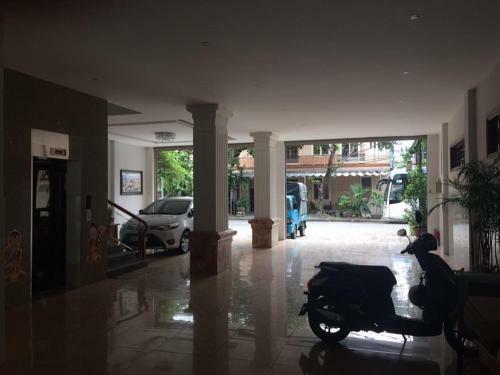 Bac Nam Central Station Hotel