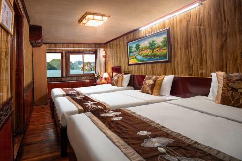 Cozy Bay Cruise