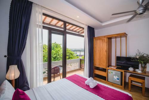 Riverside Plum Garden Homestay