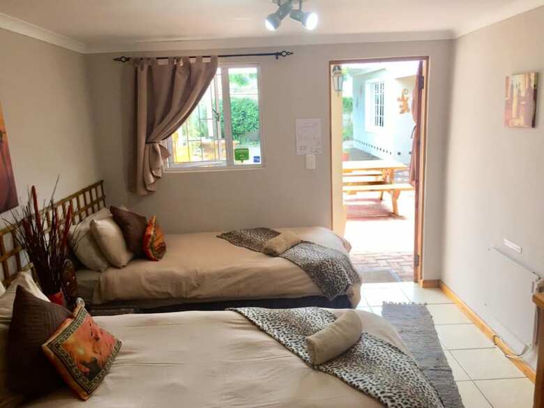 Jembjo's Knysna Lodge & Backpackers