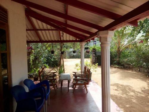 Lake House Homestay