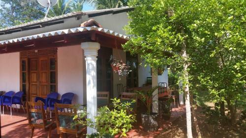 Lake House Homestay