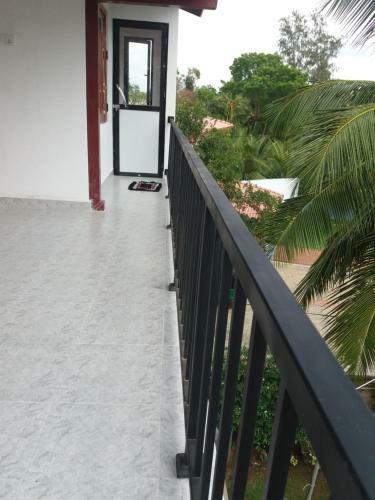 Kumudu Holiday Home