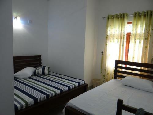 Kumudu Holiday Home