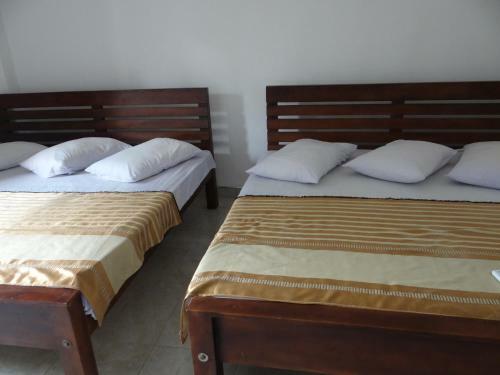 Kumudu Holiday Home