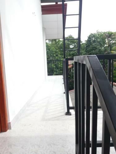 Kumudu Holiday Home
