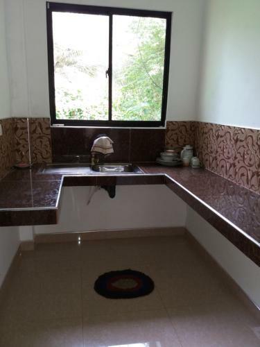 Kumudu Holiday Home