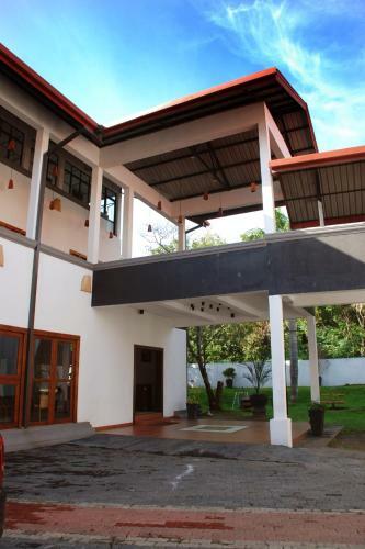 Triangle Hotel