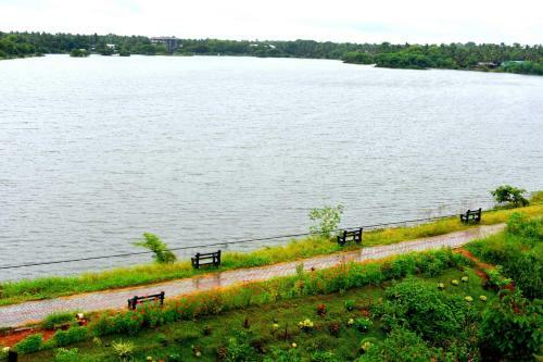Hostal Lake City Resort