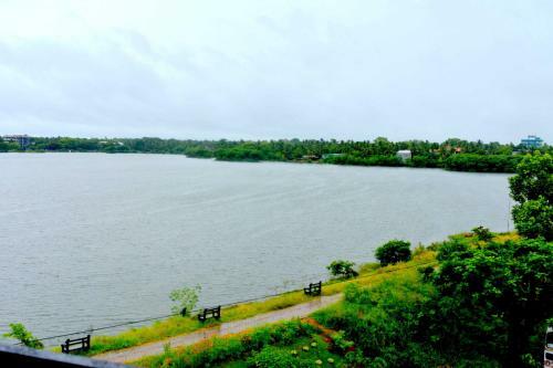 Hostal Lake City Resort