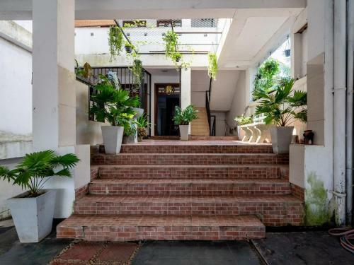 Albergue Yoho Mount Peace Hotel