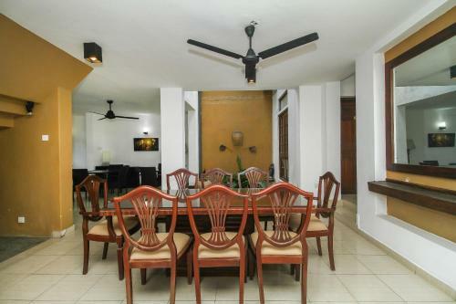 Hotel Oyo 103 Lavinia Villa