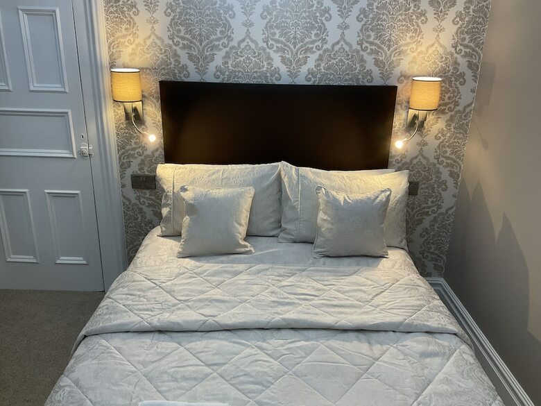 Hostal Glenora Guest House