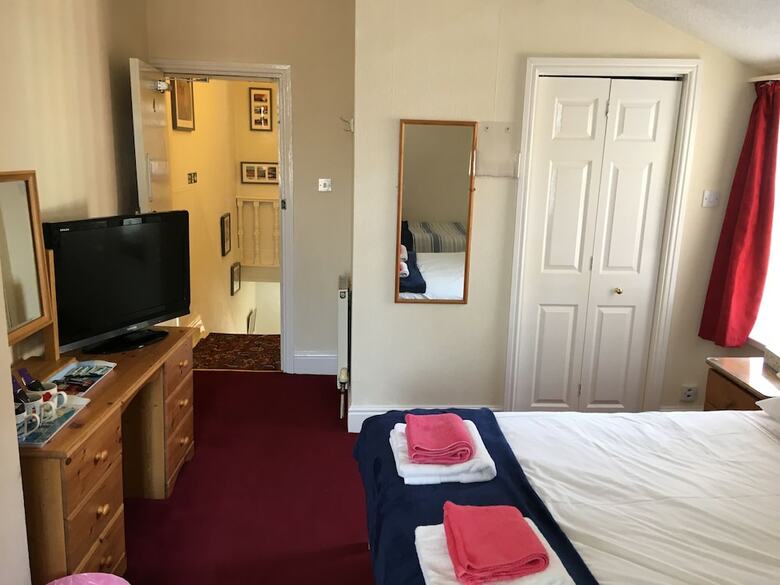 Hostal Robyn's Guest House