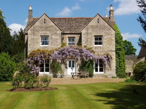 Hostal Castle Farm Guest House