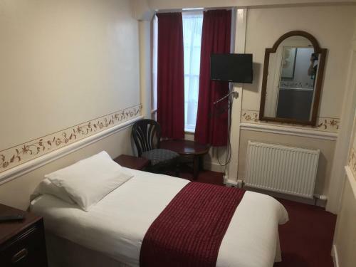 Crown Hotel
