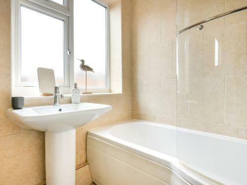 Cozy Holiday Home In Llanbedrog Britain With Private Garden