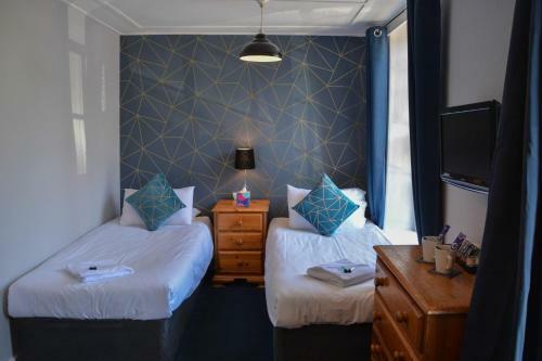 Hotel Llanerch Inn