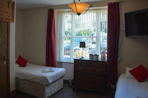 Hotel Llanerch Inn