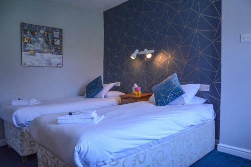 Hotel Llanerch Inn