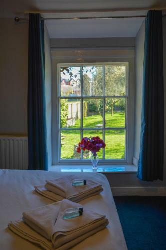Hotel Llanerch Inn