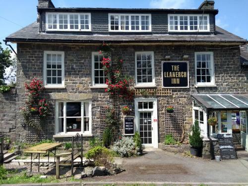 Hotel Llanerch Inn