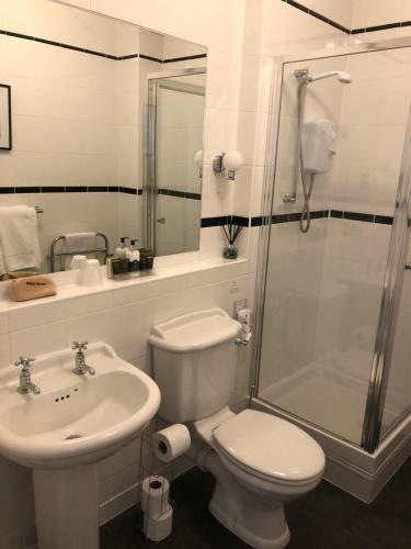 Hostal Adcote House
